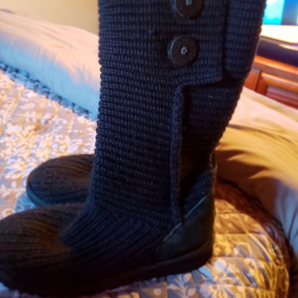 UGG's - Picture 1 of 4